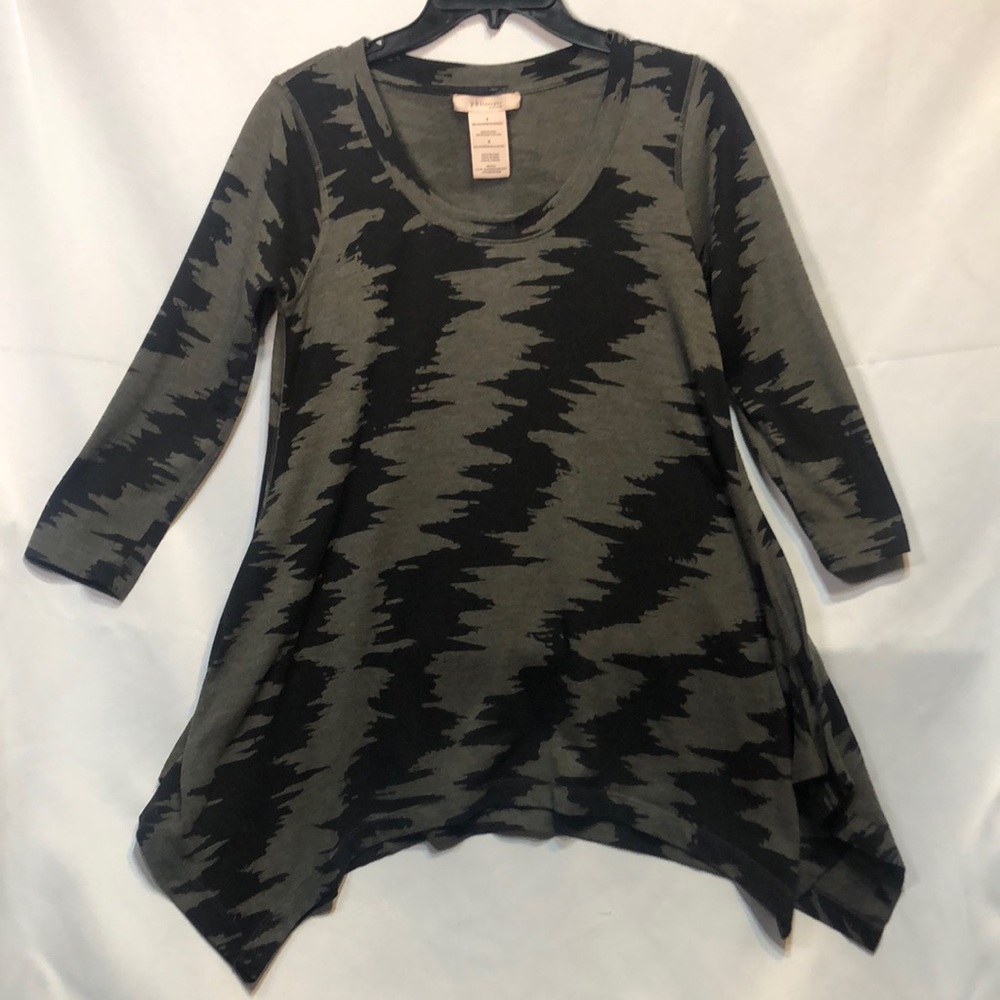 philosophy 3/4 sleeve Black and Gray Top, Size S